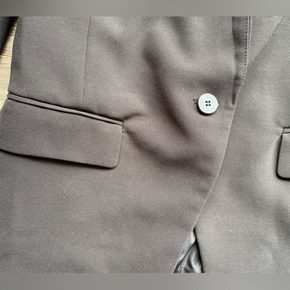 H&M black blazer/ suit jacket, padded shoulders single button - Picture 2 of 7